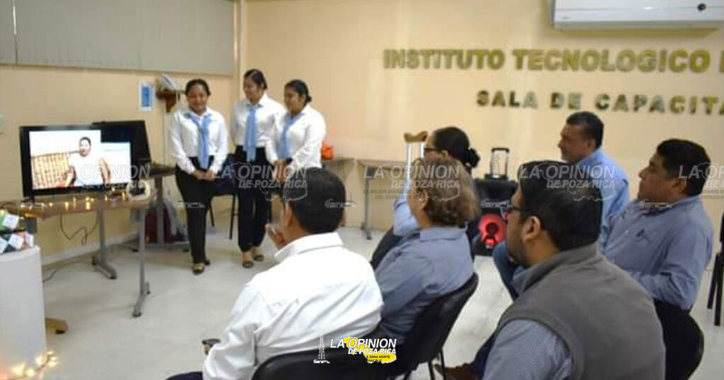 Alumnos presentan proyectos finales