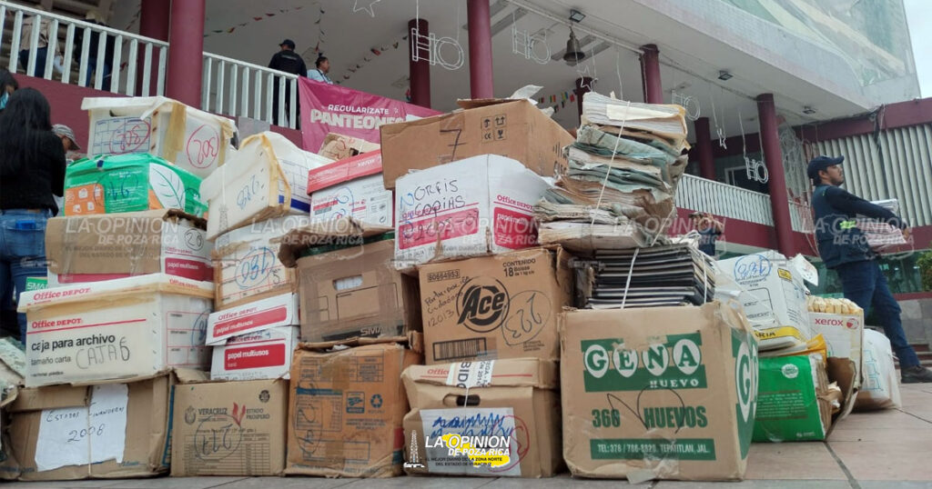 Sacan todo el archivo "muerto" del ayuntamiento de PR