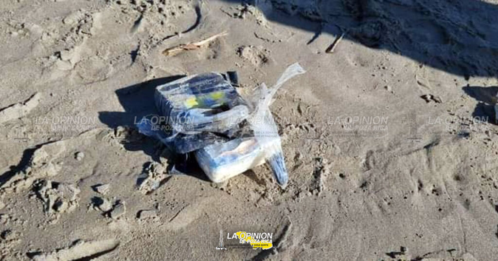 Recalan paquetes de droga en playa de Coatzacoalcos