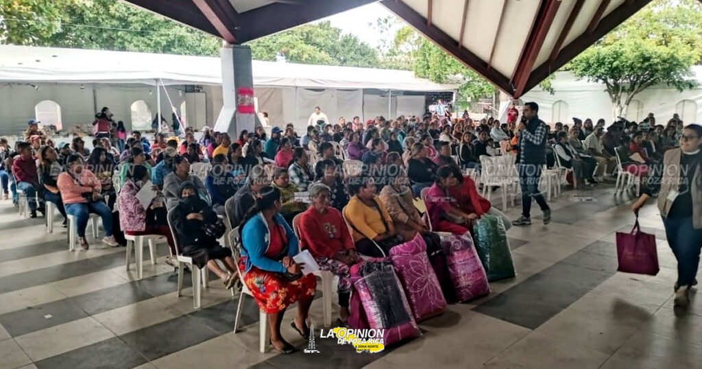 Reasignan apoyo alimentario a familias de Poza Rica