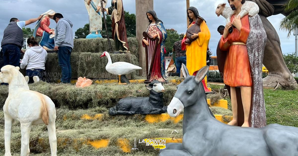 Pesebre gigante en acceso a la ciudad