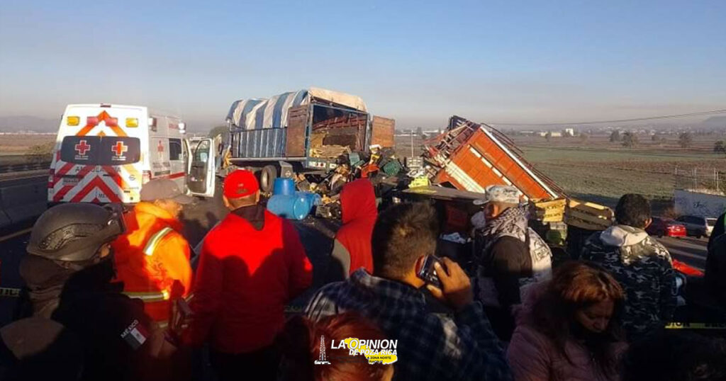 Colisión entre camiones en el Circuito Exterior Mexiquense deja 6 fallecidos