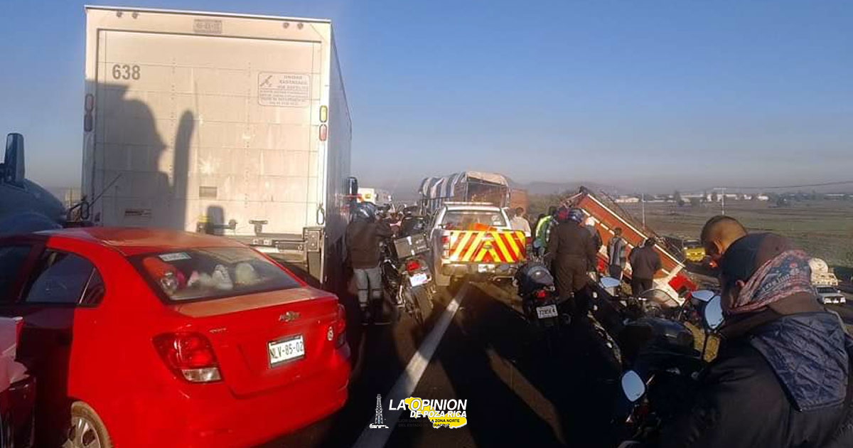 Colisión entre camiones en el Circuito Exterior Mexiquense deja 6 fallecidos