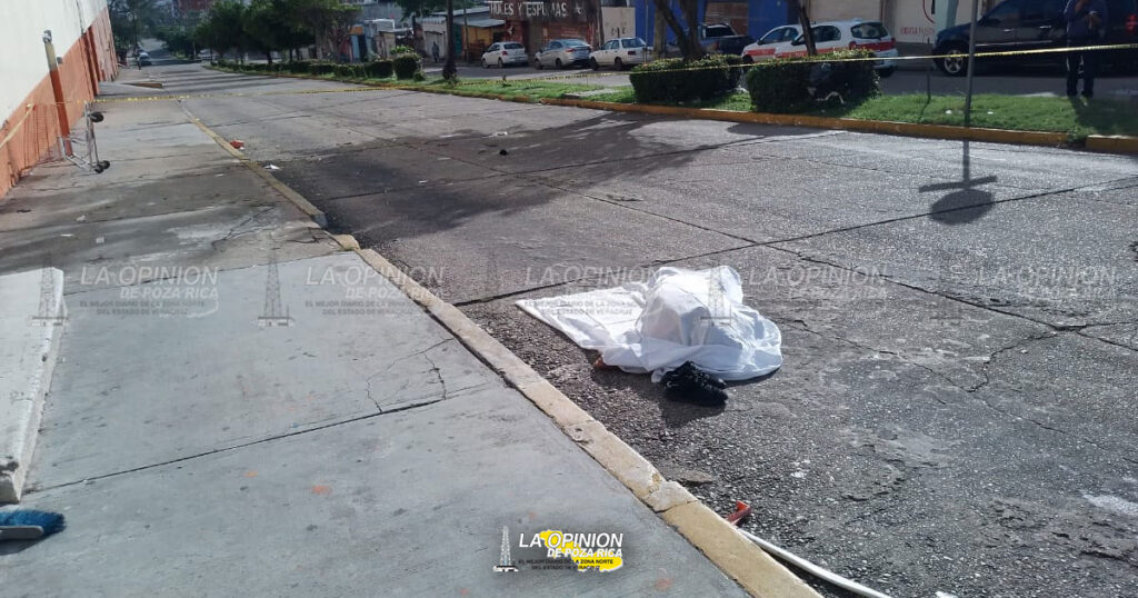 Muere “cerillito” atropellado, otro grave en hospital