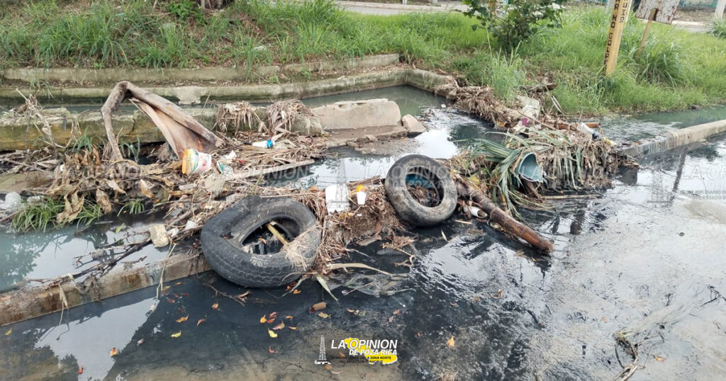 Clandestinas tomas de drenaje en un dren pluvial generan contaminación