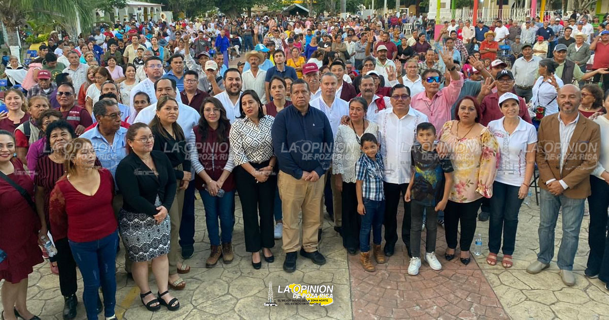 Multitudinaria marcha en Medellín de Bravo