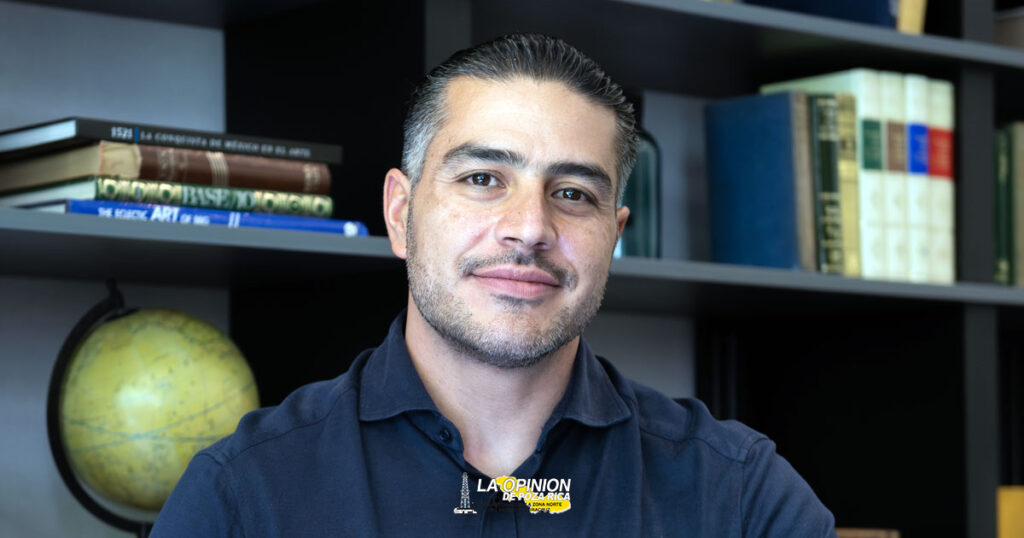 El exsecretario de Seguridad Pública, Omar García Harfuch, niega que su salida del país se deba a amenazas