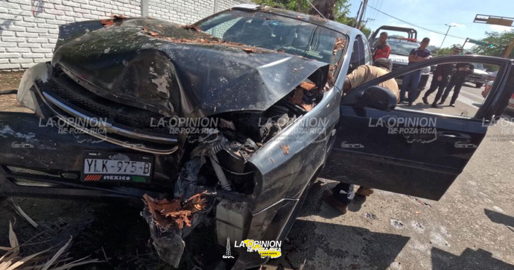 Choca motociclista, luego camioneta, se da la fuga