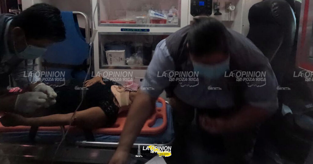 Choca motociclista, luego camioneta, se da la fuga