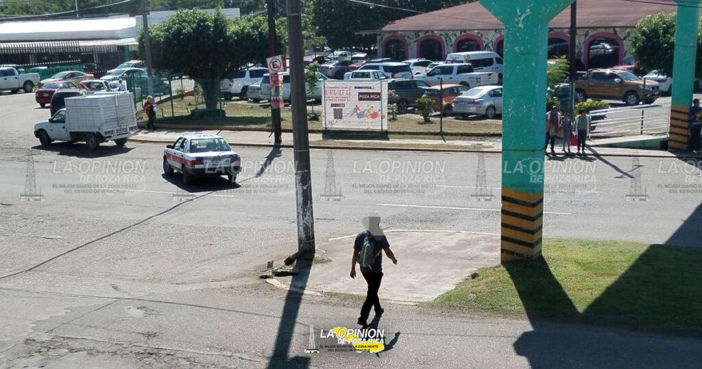 Prefieren arriesgar su vida que usar los puentes peatonales