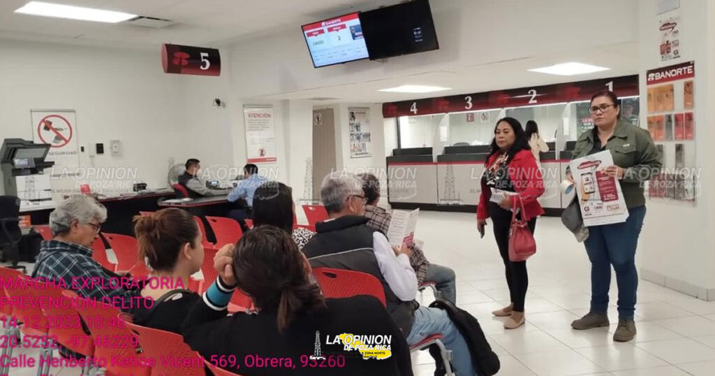 Policías dan acompañamiento para realizar retiros en bancos de la ciudad