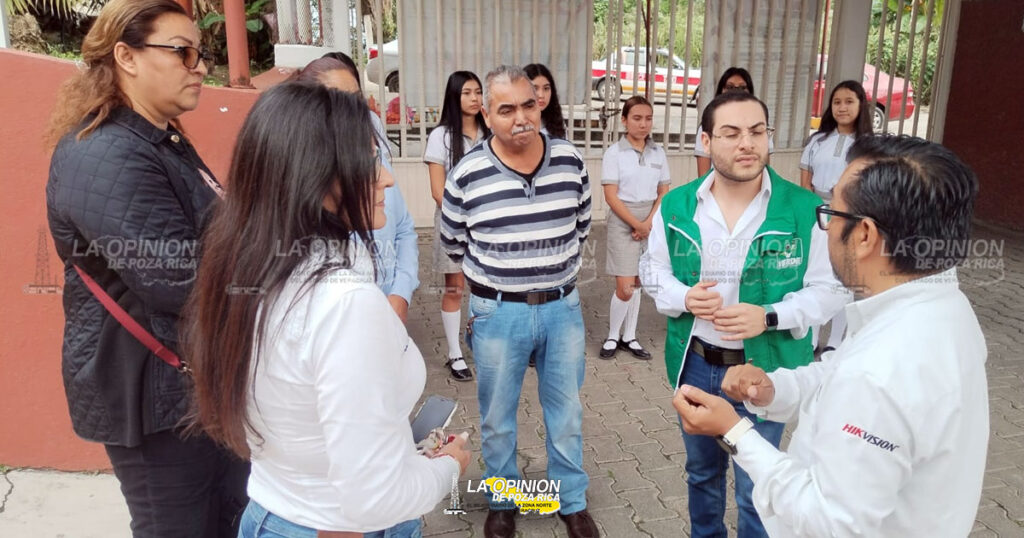 El Dr. Miguel Guerra, refuerza seguridad en la secundaria técnica N. 75