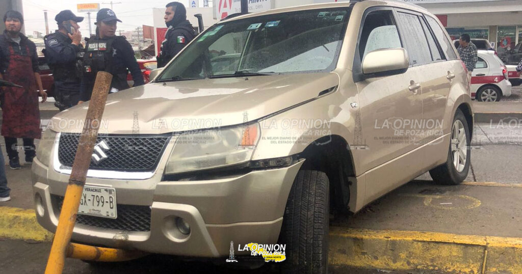 Camioneta Suzuki atropella a dos mujeres en Poza Rica