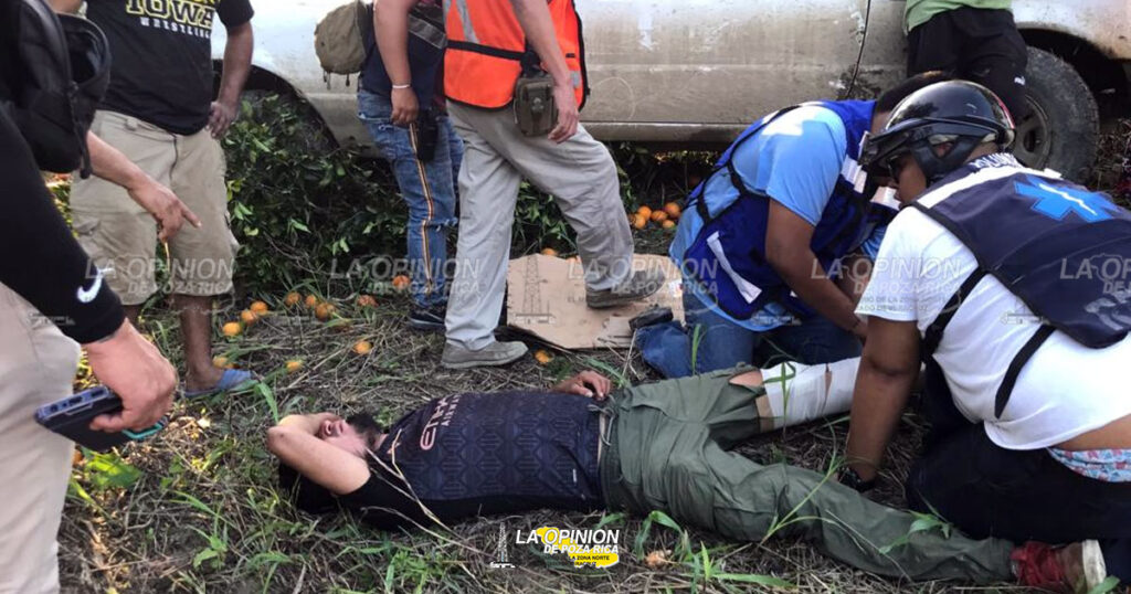 “Vuela” camioneta cargada de cítricos