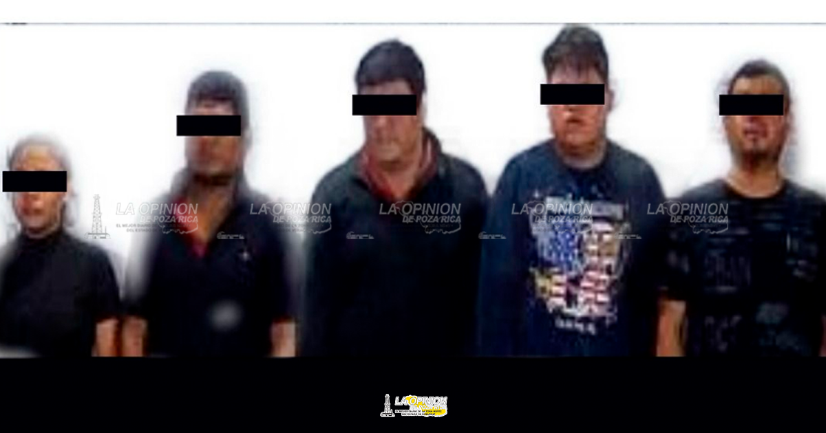 Aprehende Policía Estatal a cinco personas y les aseguran 113 dosis de cristal en Papantla