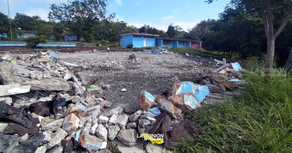 Por alto riesgo demolieron cuatro aulas en escuela primaria
