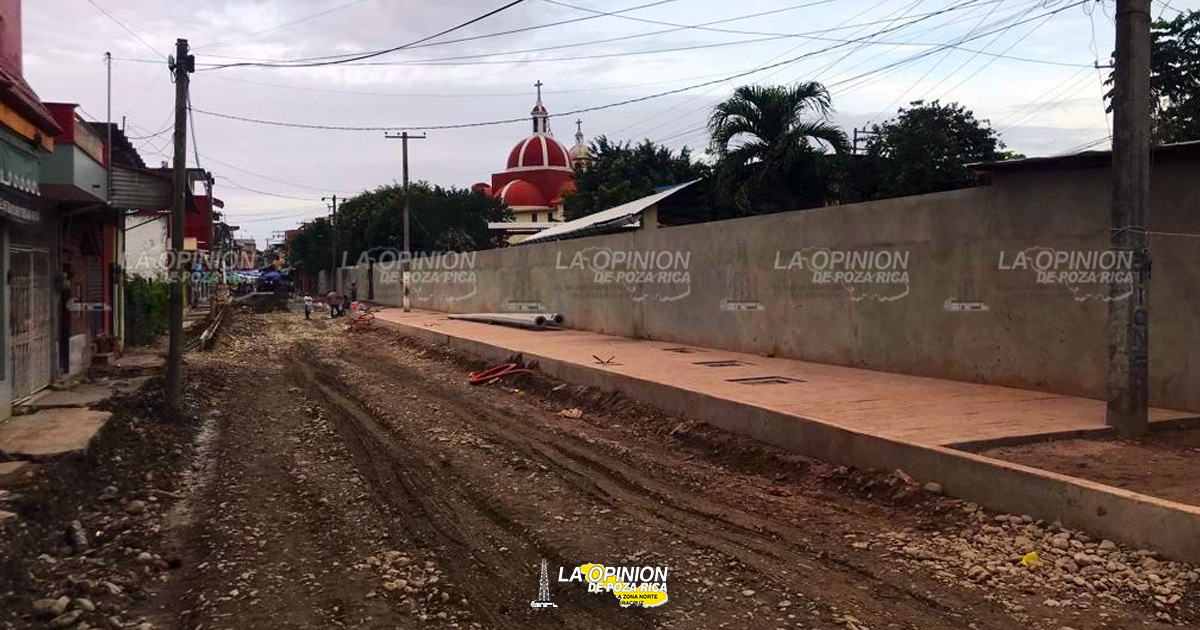 En Álamo se llevan 5 meses para hacer una banquetita