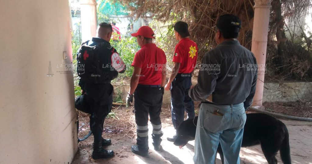 Incendio de casa moviliza a bomberos en Xalapa