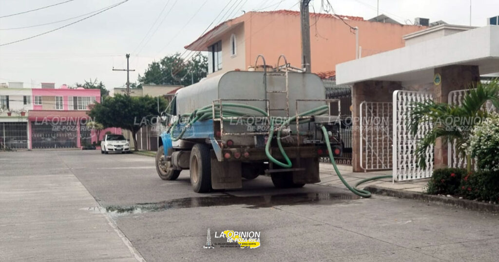 Tres meses sin agua potable en Jardines de Santa Elena