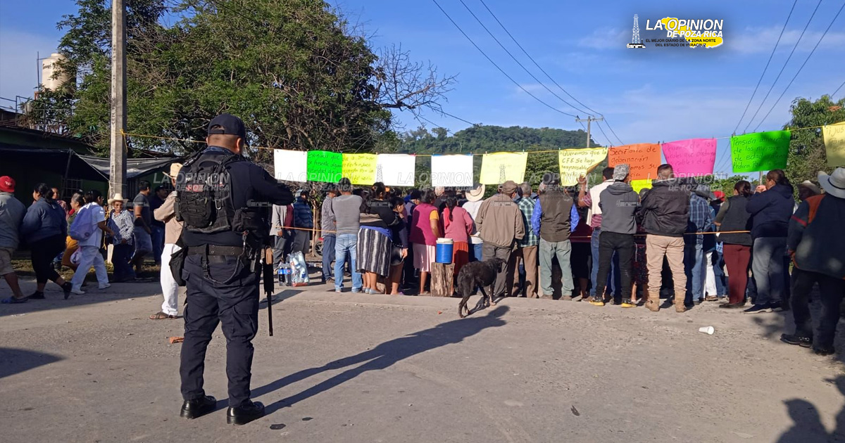 Bloquean la carretera Espinal - Coyutla