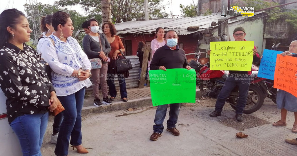 Quieren maestros en la Israel C. Téllez