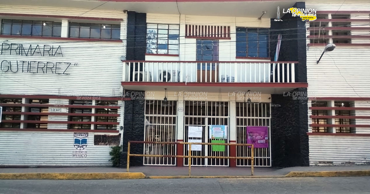 Docentes exigen pago de su quincena