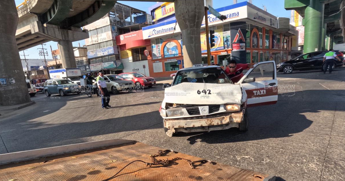 Semaforazo frente a “Pollo Araña”