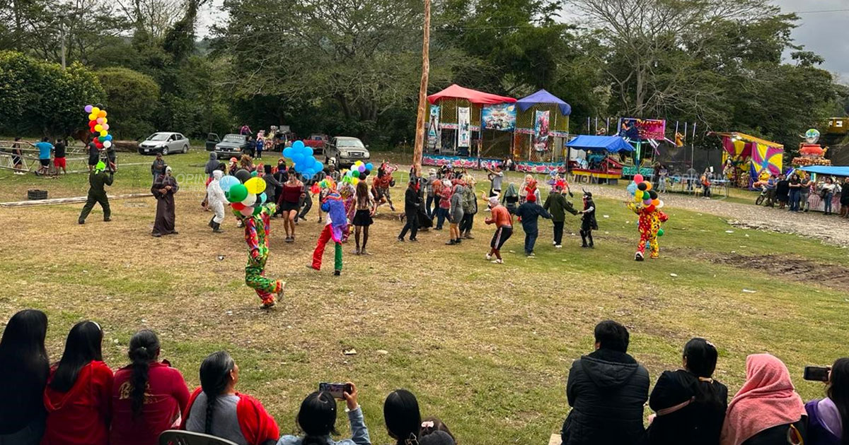 Fiesta en comunidades por días de carnaval