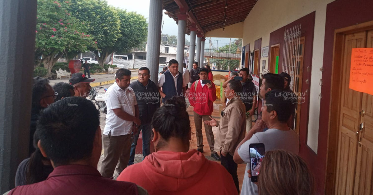 Encuentran despensas en descomposición en DIF