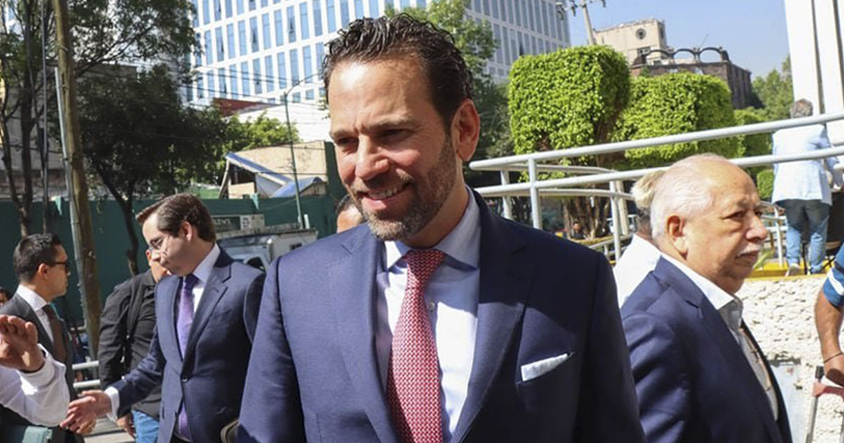 Pío López Obrador reconoció videos en los que aparece recibiendo dinero, informa Carlos Loret al salir de la audiencia