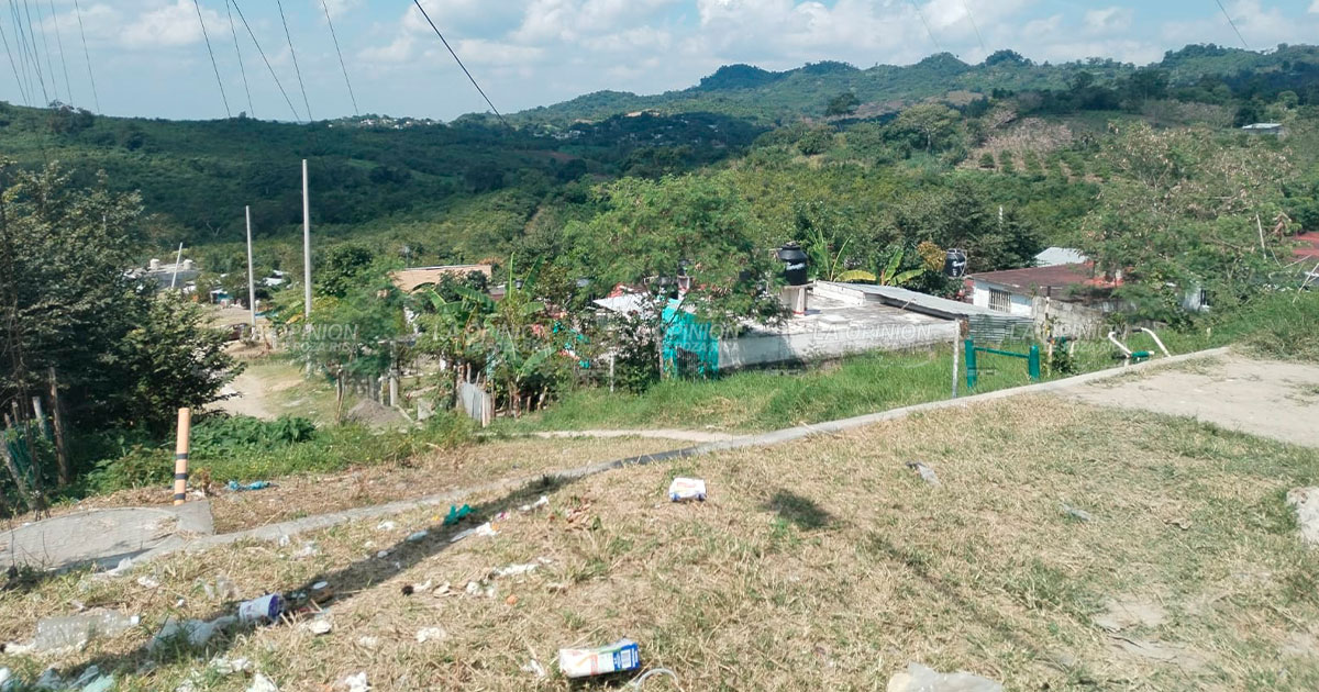 Piden a INVIVIENDA revisar La Quebradora y Vista Hermosa