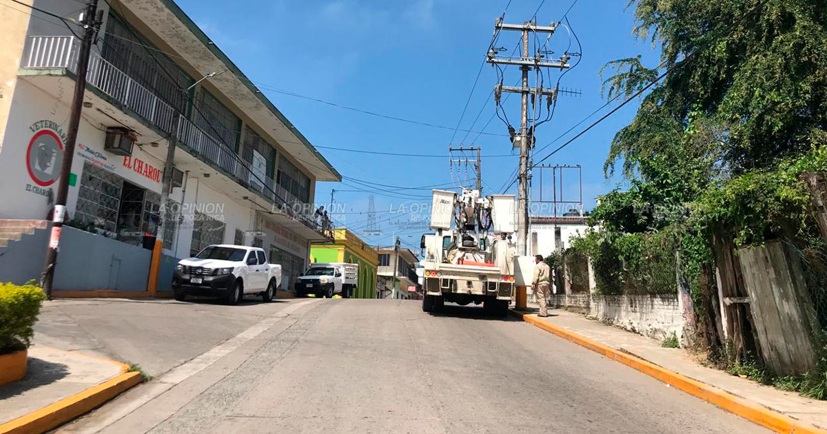 Temporada de apagones, se quejan usuarios de CFE