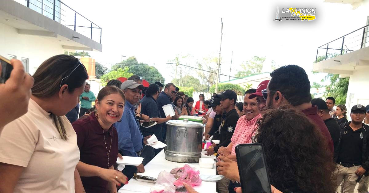 Alcaldesa ofrece tamaliza pero con “cuchara ajena”