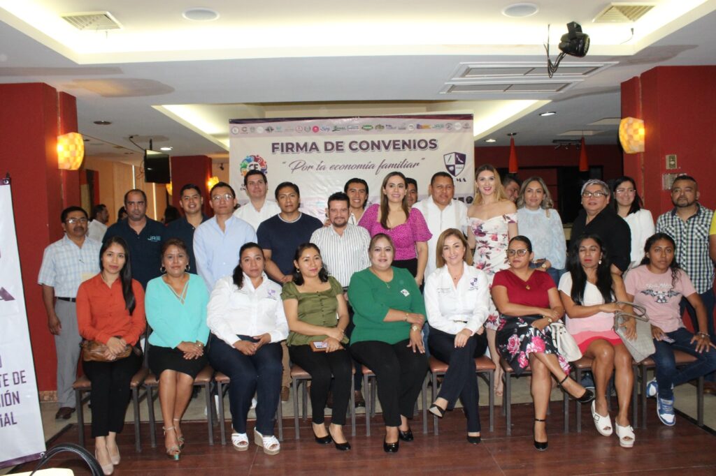 Firman convenio más de 40 empresas SIRMA, respaldo real al magisterio