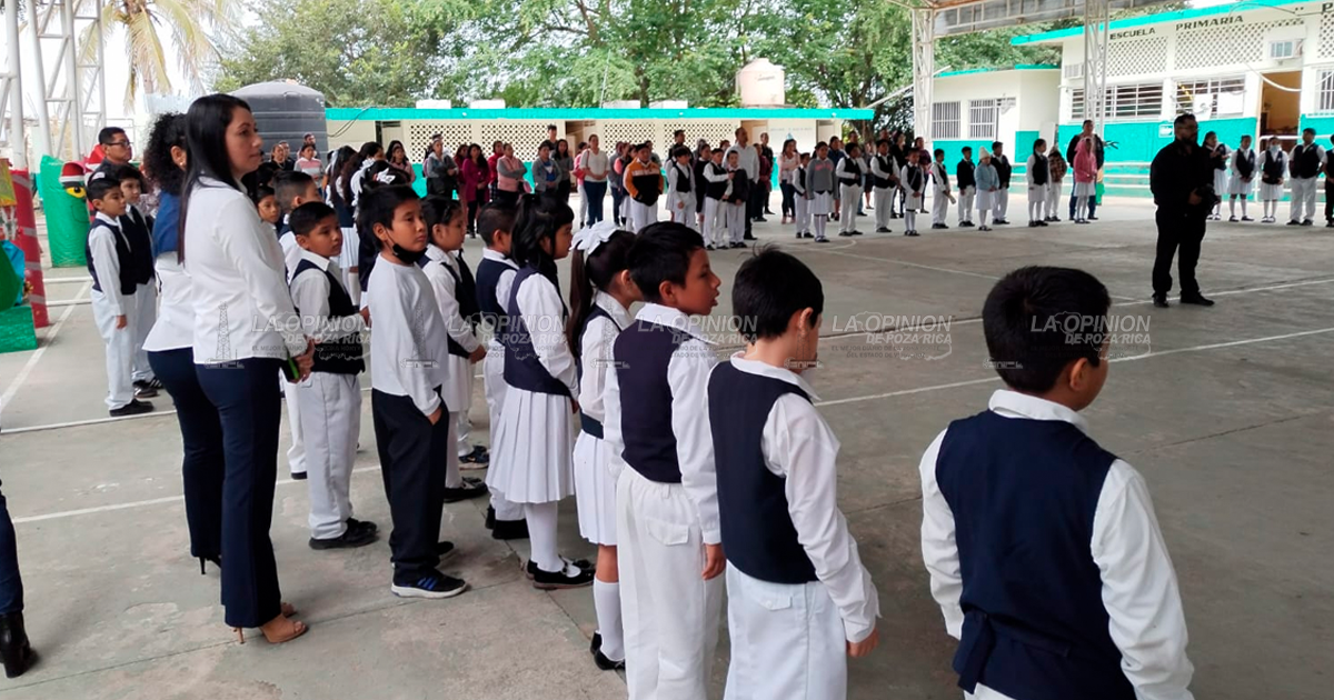 Guardarán mochilas miles de estudiantes por vacaciones