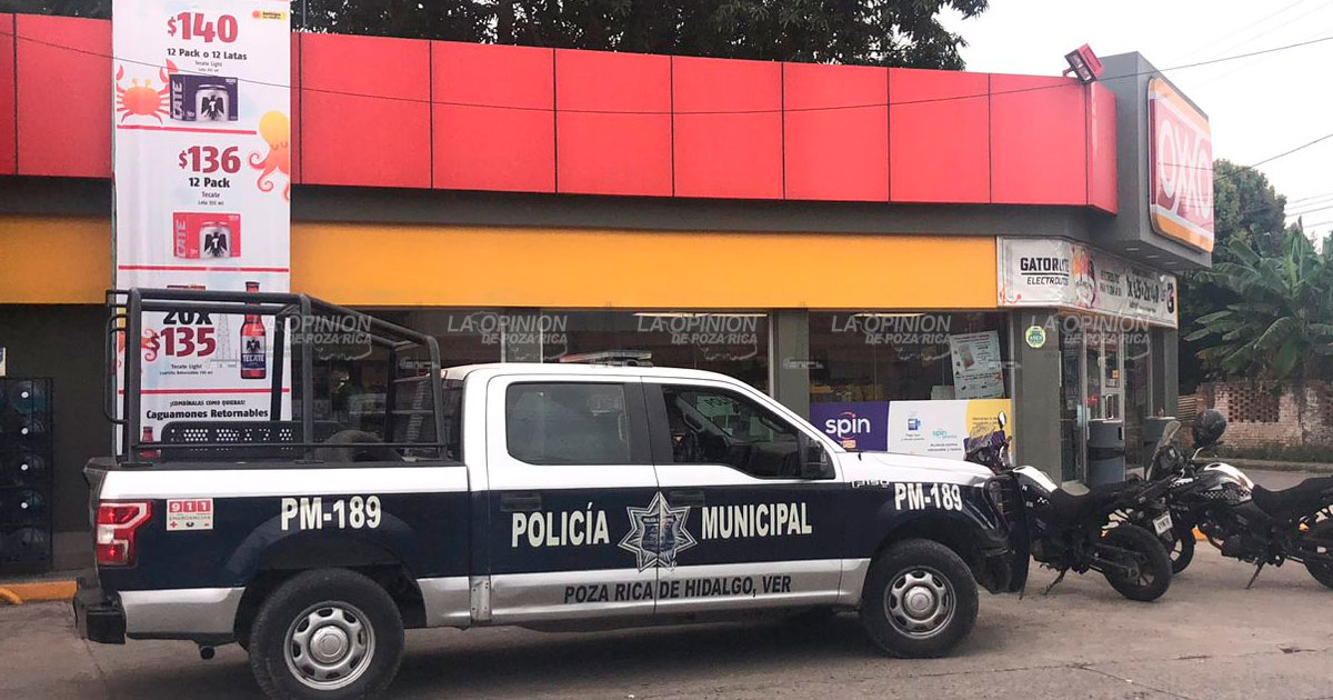 Asaltan OXXO de la Camacho: Solitario delincuente perpetró el robo