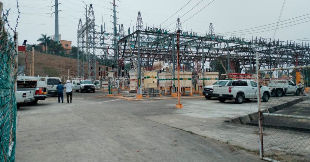 Provoca daños colaterales incendio en subestación eléctrica de CFE