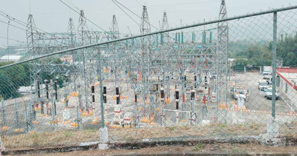 Provoca daños colaterales incendio en subestación eléctrica de CFE