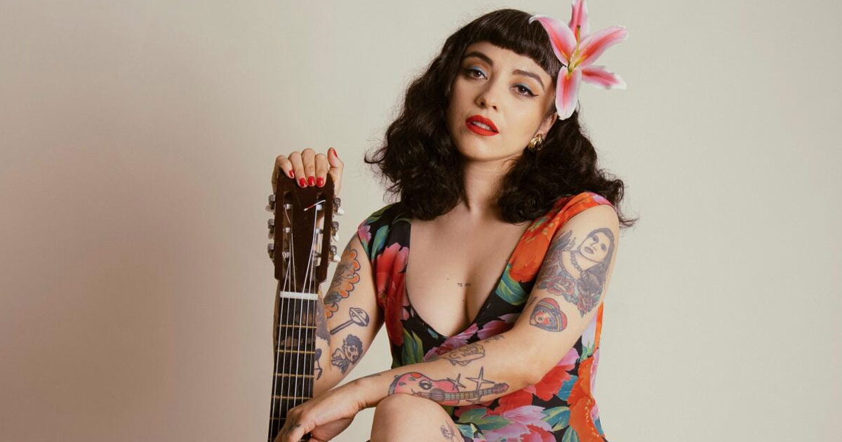 Mon Laferte inicia exitosa gira mundial "Autopoiética"