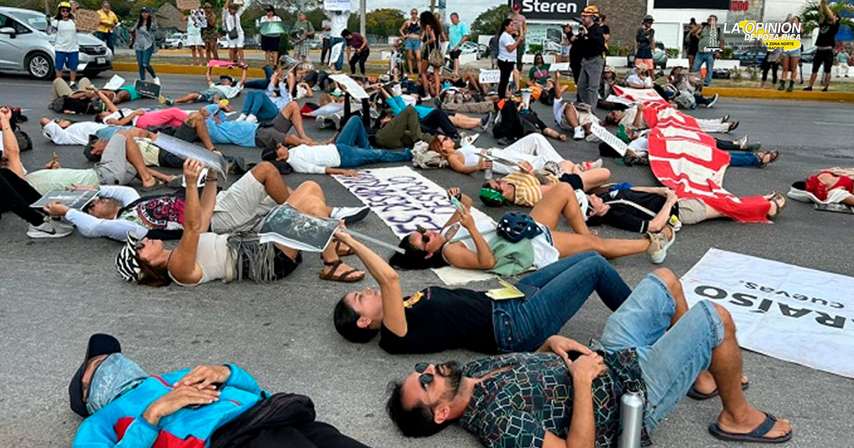 Ambientalistas bloquean carretera federal 307 en protesta contra el Tren Maya