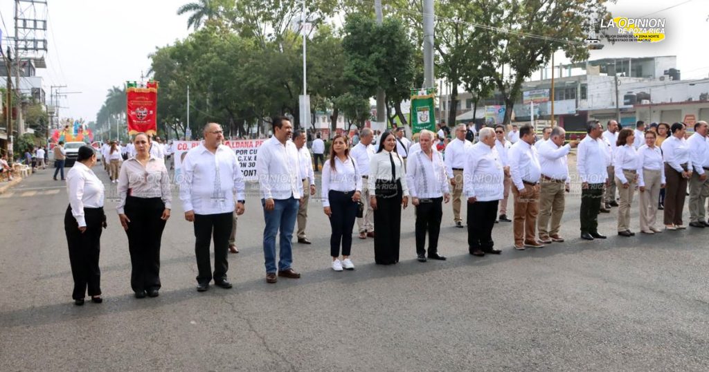 Sentidos reclamos de petroleros durante el desfile
