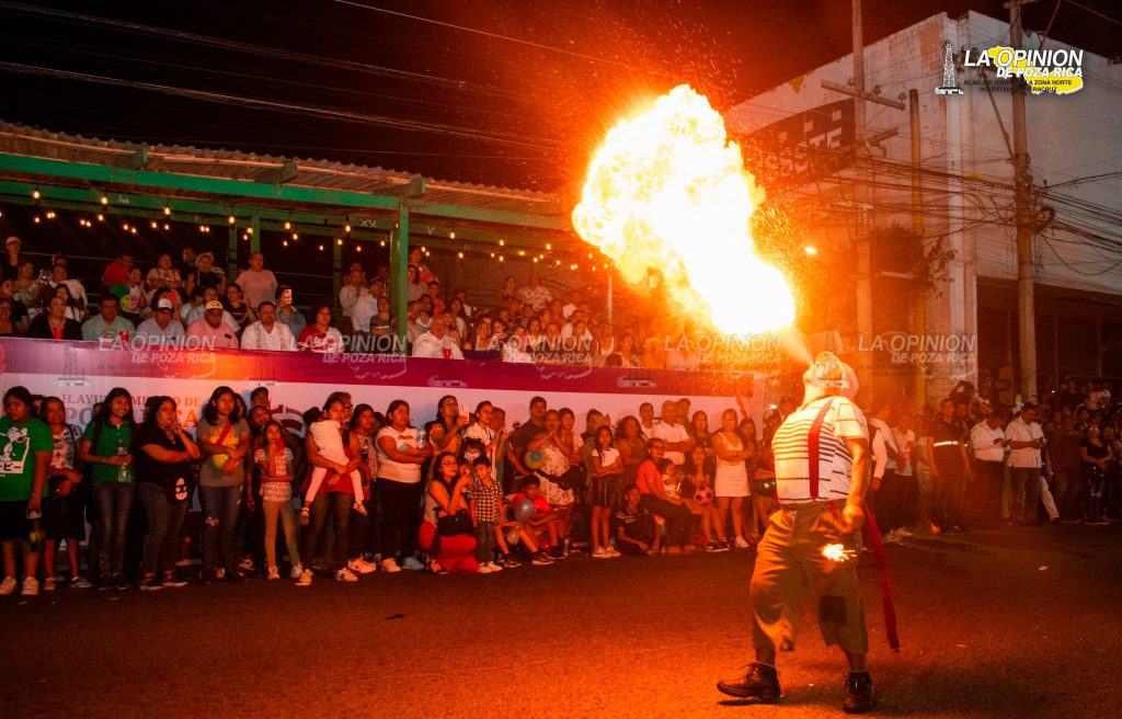 Miles de personas asisten a Fiestas del Petróleo 2024