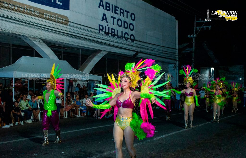 Miles de personas asisten a Fiestas del Petróleo 2024