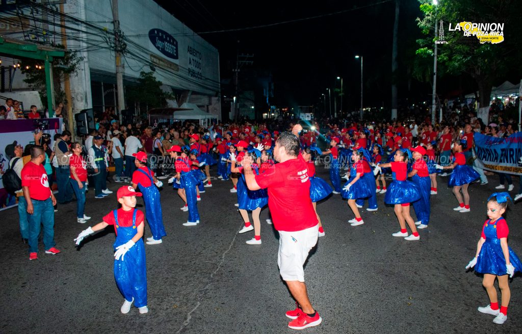 Miles de personas asisten a Fiestas del Petróleo 2024