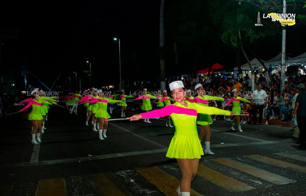 Miles de personas asisten a Fiestas del Petróleo 2024