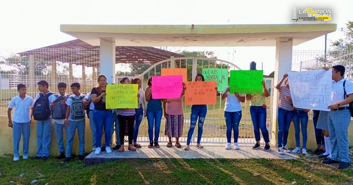 Toman Telesecundaria en San Rafael tras casi un año sin docente