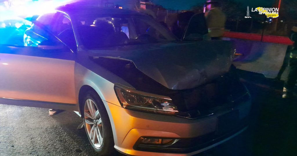 Vuelca en autopista tras fuerte choque