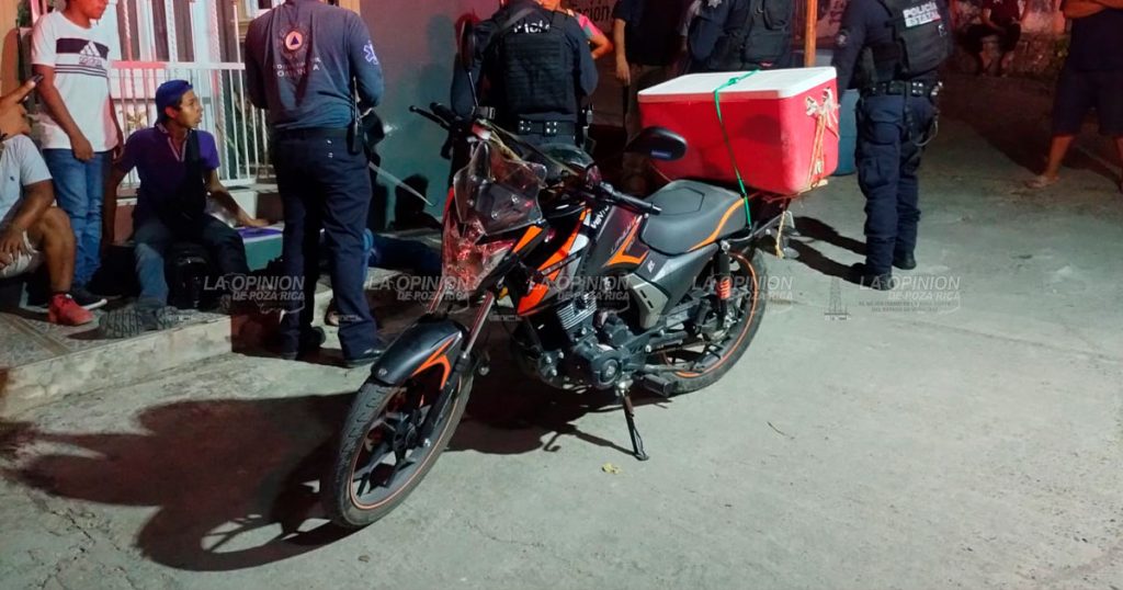 Motociclista atropella a una quinceañera