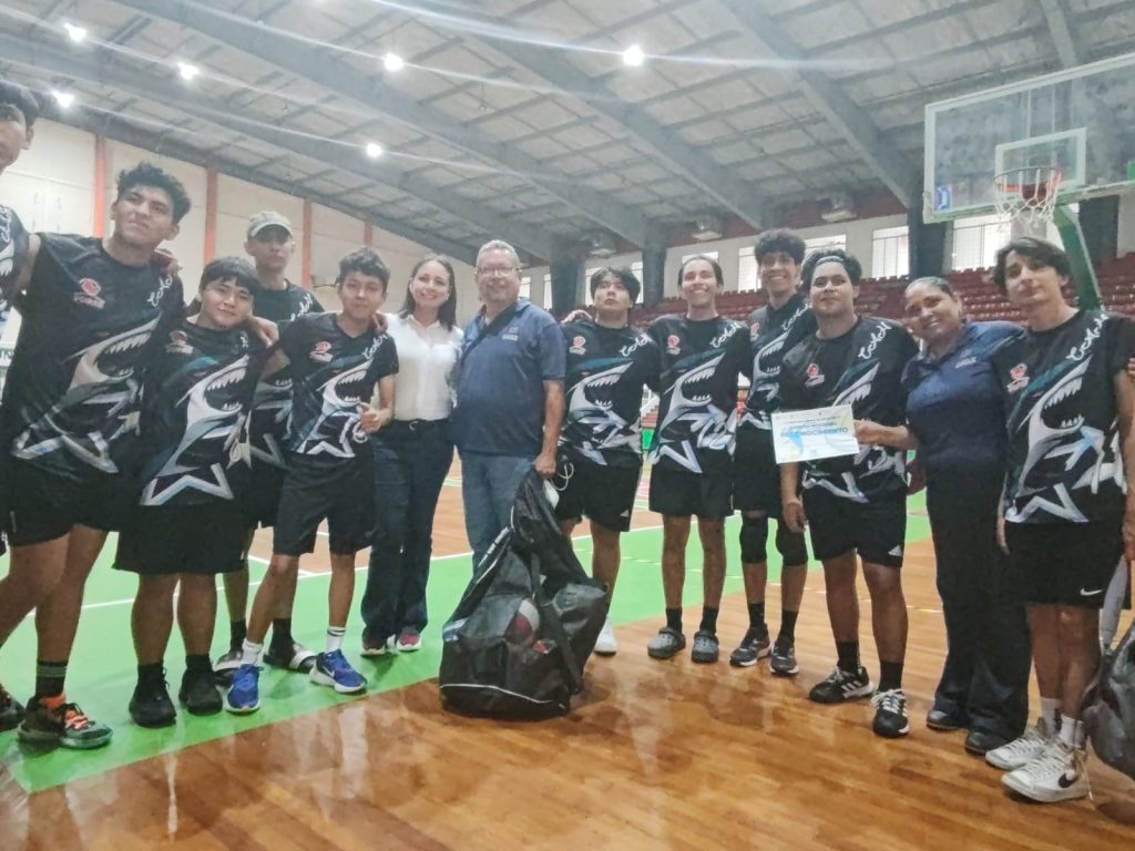 ¡Destacan en basquetbol y voleibol!