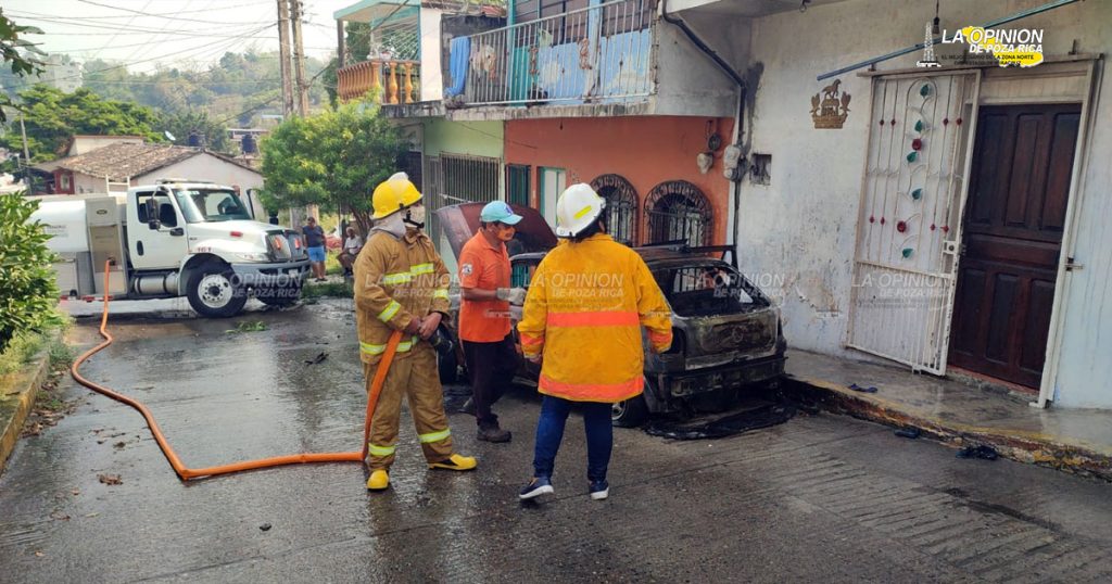 Se incendia vehículo en el barrio de Santa Cruz